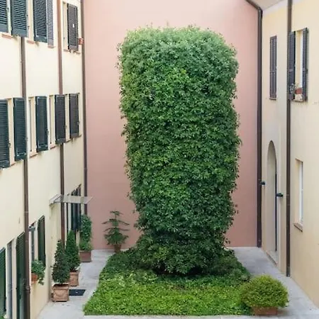 Magnifico In Palazzo Storico Del 500” Apartment Ferrara
