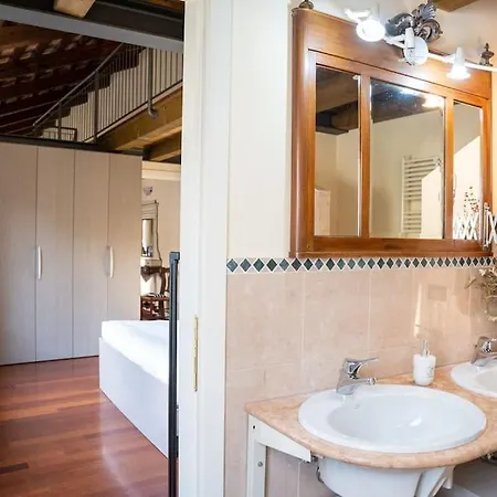 Magnifico In Palazzo Storico Del 500” Apartment Ferrara