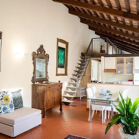 Magnifico In Palazzo Storico Del 500” Apartment