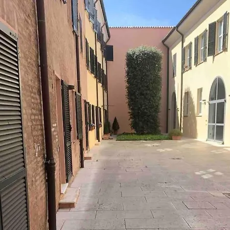 Apartment Magnifico In Palazzo Storico Del 500” Ferrara