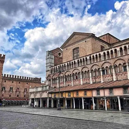 Magnifico In Palazzo Storico Del 500” Apartment Ferrara