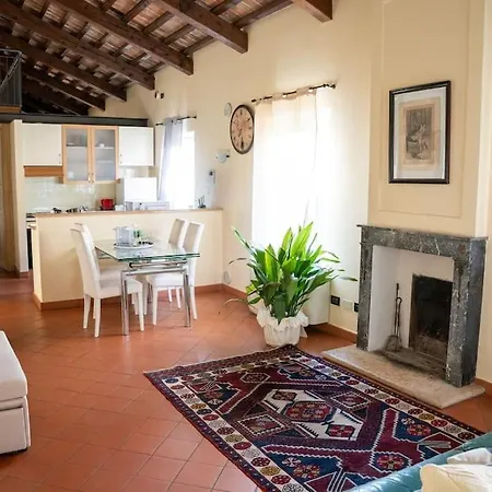 Magnifico In Palazzo Storico Del 500” Apartment