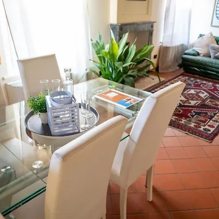 Magnifico In Palazzo Storico Del 500” Apartment *